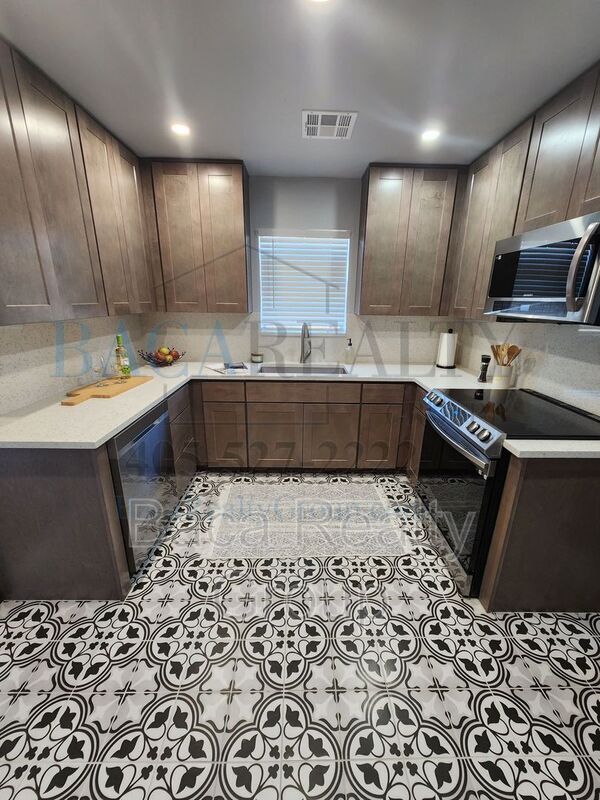 Photo - 630 S Lester Ln