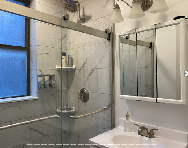 Photo - 98 Queensberry St