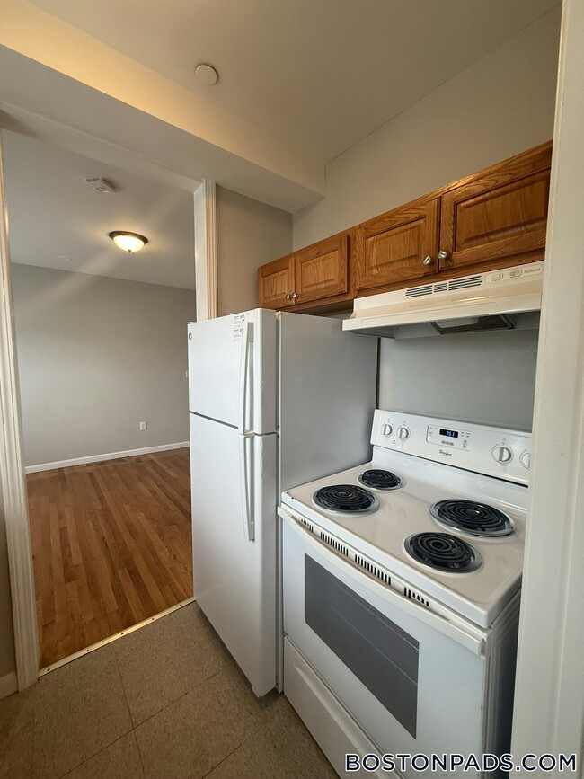 Building Photo - 4 Kingsley Terrace Rental