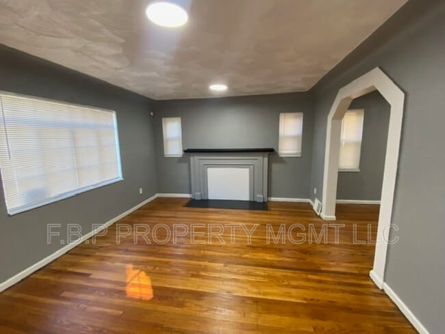 Photo - 14914 Marlowe St