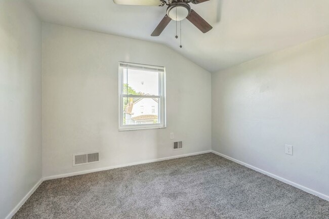 Photo - 1611 Alverado Ave