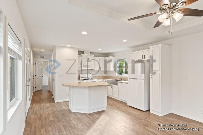 Building Photo - 1291 Stardust Way Rental