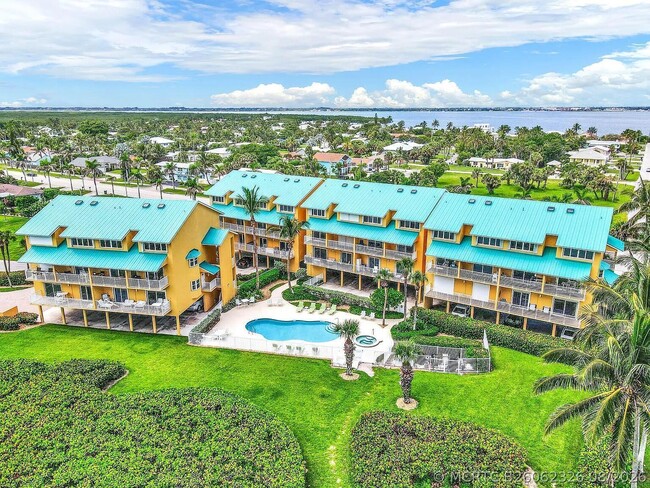 Building Photo - 1550 S Ocean Dr Unit 15