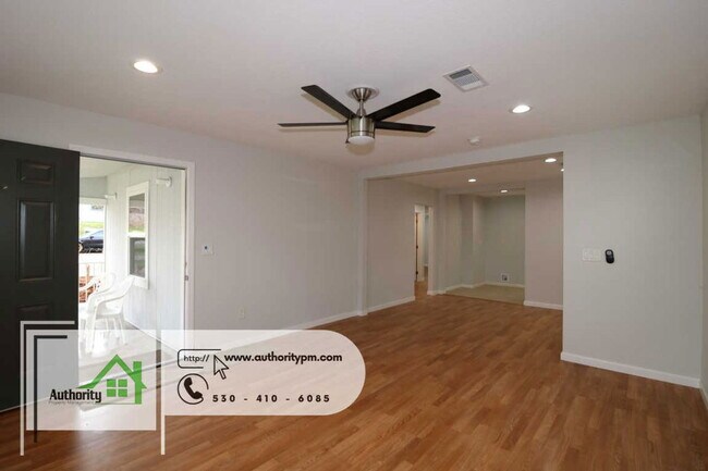 Photo - 1366 Magnolia Ave