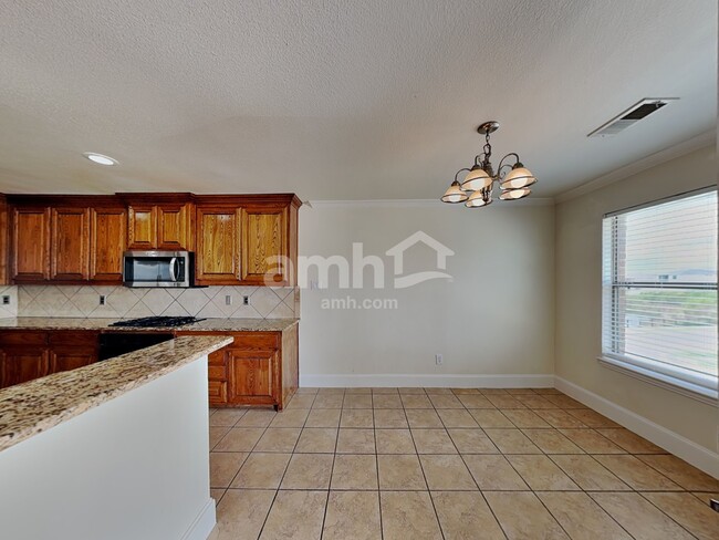 Photo - 1827 Leann Ln