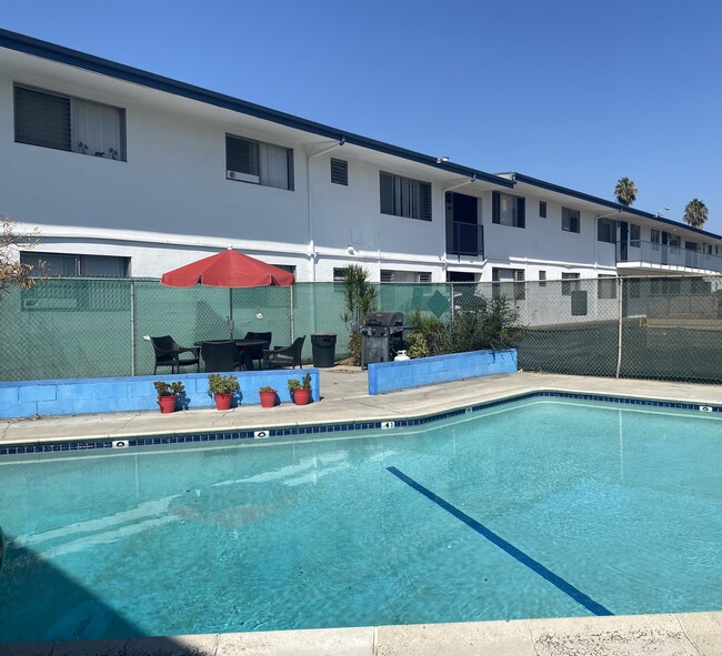 Photo - TUSTIN ARMS APARTMENTS
