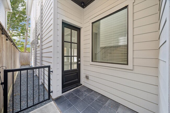 Photo - 4405 Schuler St