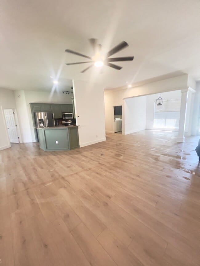 Photo - 1121 Charlton Rd
