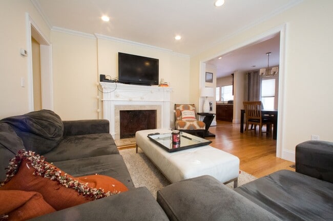 Photo - 37 Beaconsfield Rd Unit #1