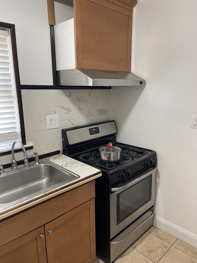 Photo - 2811 Clearview Ave Unidad B