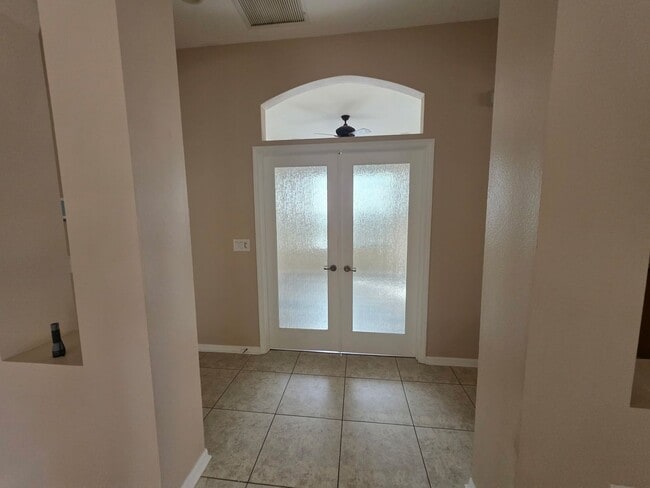 Photo - Beautiful and Spacious