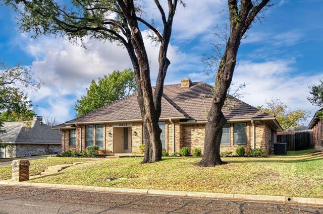 Photo - 2311 Wimbledon Dr