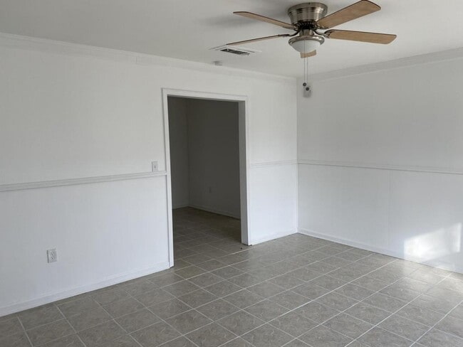 Photo - 720 W Railroad St