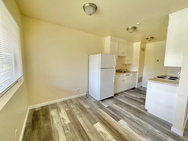 Photo - Cozy One Bedroom End Unit $1,650 Unit 726