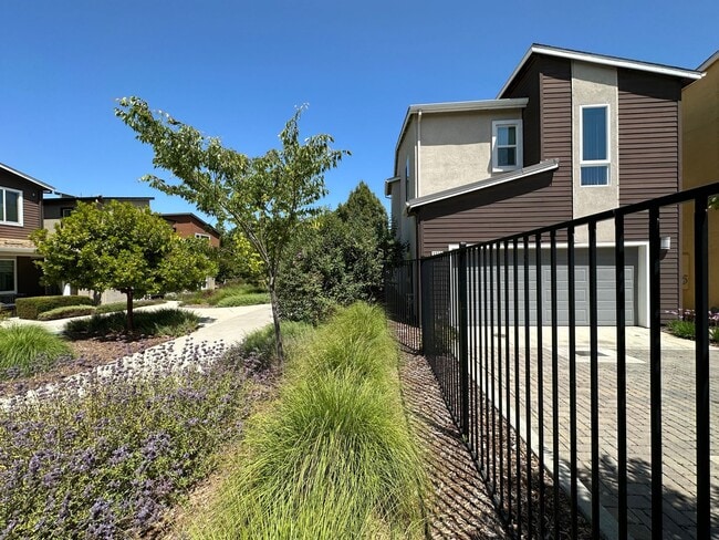 Photo - Charming 3 Bed / 2.5 Bath Home with Modern Upgrades