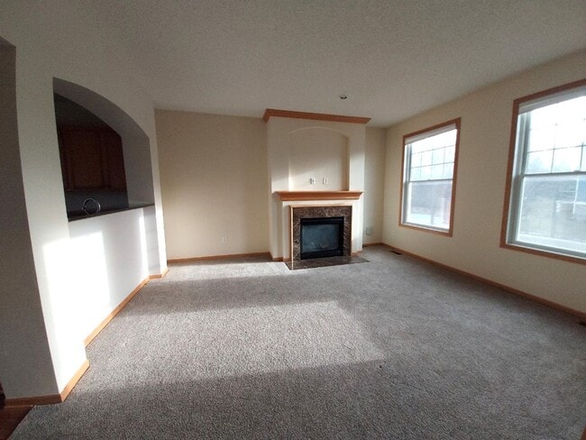 Photo - Great 3 Bedroom Townhome in Dancing Waters of Woodbury