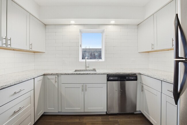 Photo - 6555 W Belmont Ave