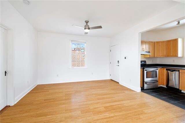 Photo - 1364 Constance St