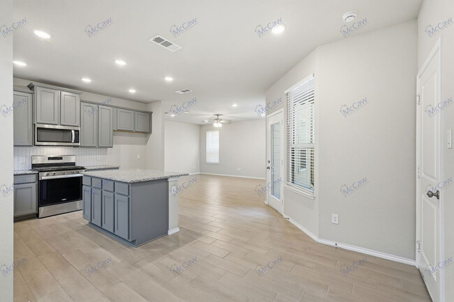 Photo - 7041 Helena Hl