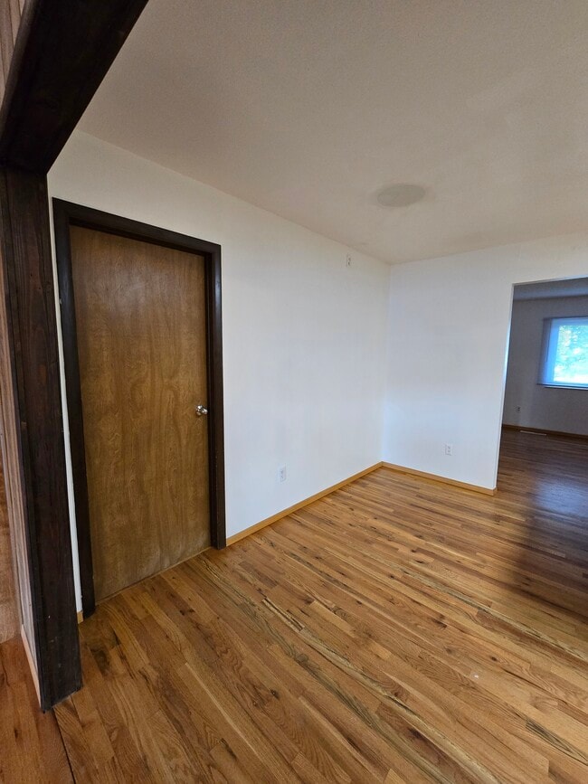 Photo - 403 Greenway Dr