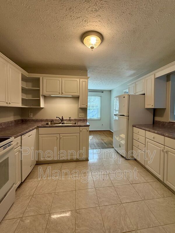 Photo - 1521 Paisley Ave