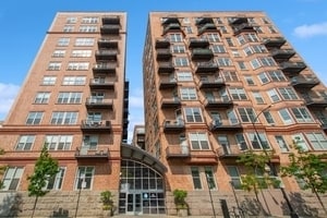 Building Photo - 500 S Clinton St Unit 404 Rental