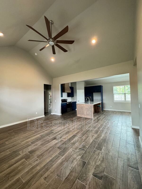 Photo - 5328 Red Maple Ave