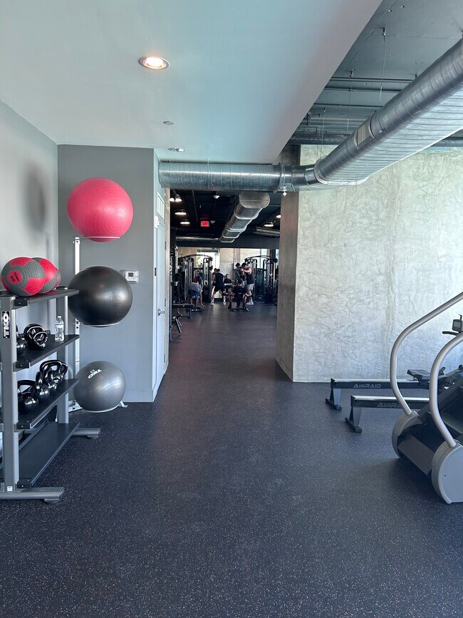 Photo - 142 SW 5th Ave Unidad 305