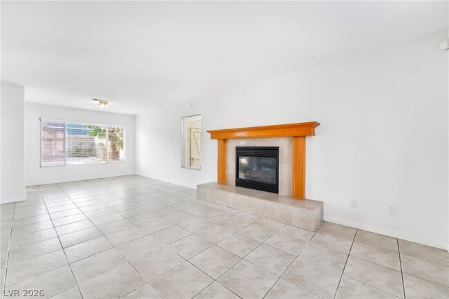 Photo - 2813 Via Florentine St