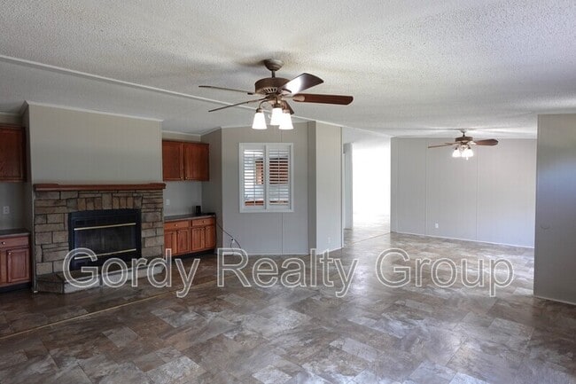 Photo - 1211 Dwellings St