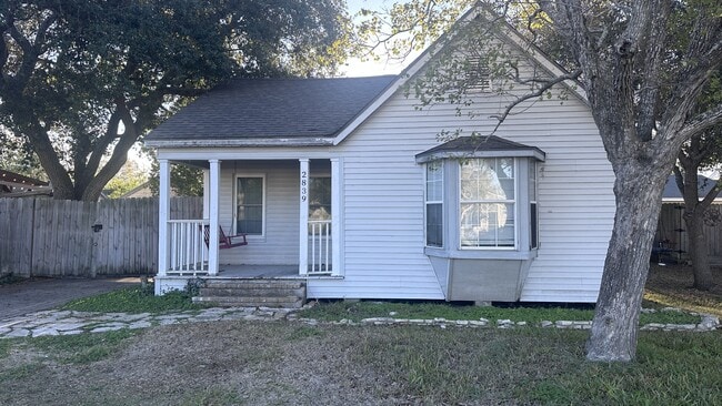 Building Photo - 2839 Topeka St