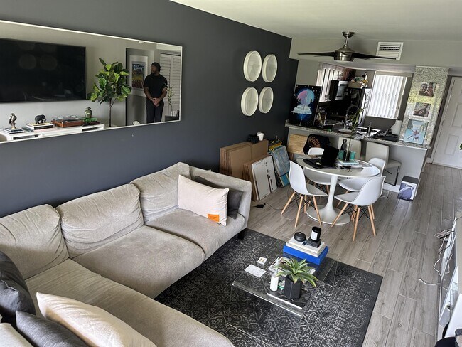 Photo - 5200 NW 31st Ave