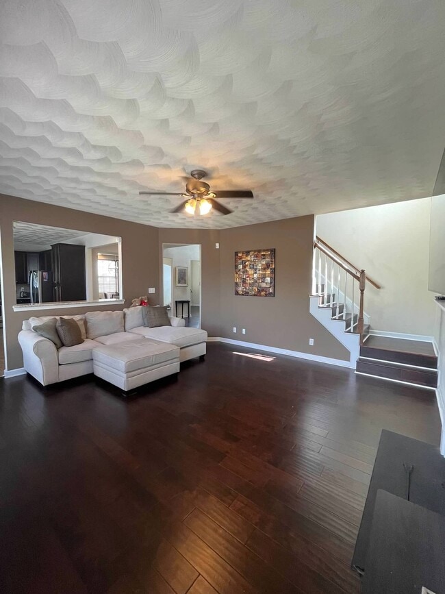 Photo - 1372 Akinburry Rd