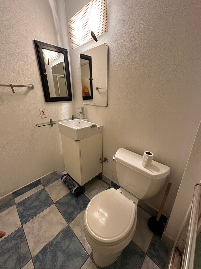 Photo - 781 N. Fair Oaks Ave. Unidad 3 - Master