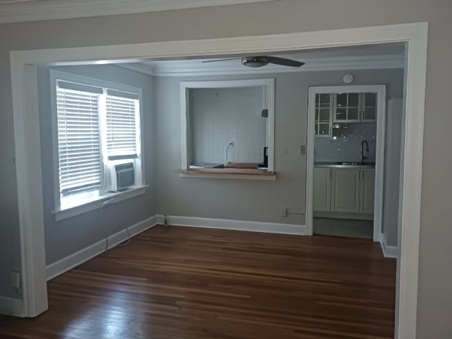 Photo - 127-129 E 46th St Unidad 8