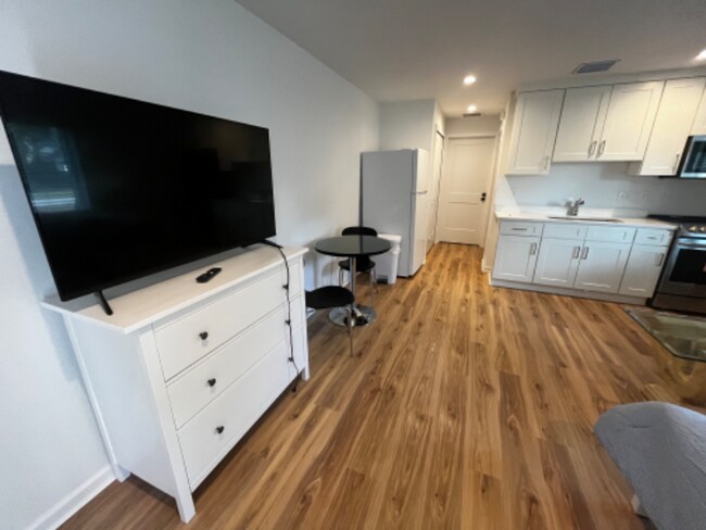 Photo - 615 Azalea Ln Unit 4
