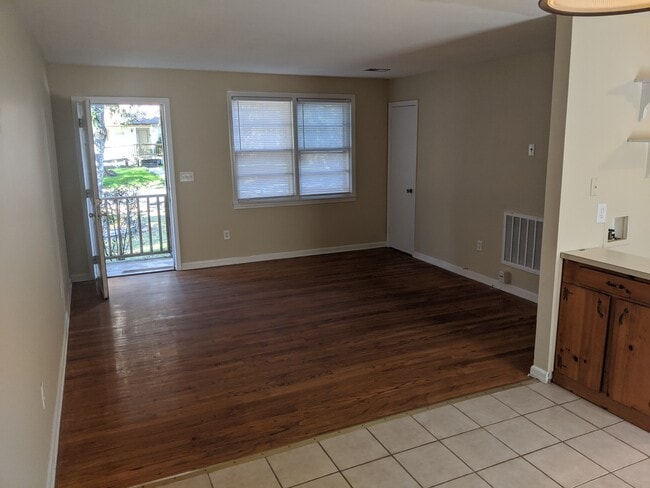 Photo - 1527 Brookbank Ave