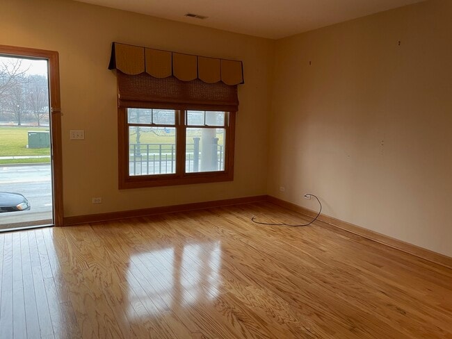 Photo - 189 S Grove Ave