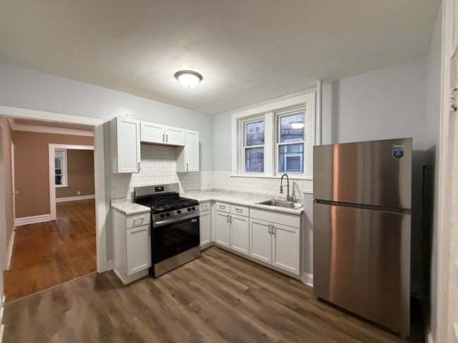 Photo - 2843 W Berteau Ave Unit 3