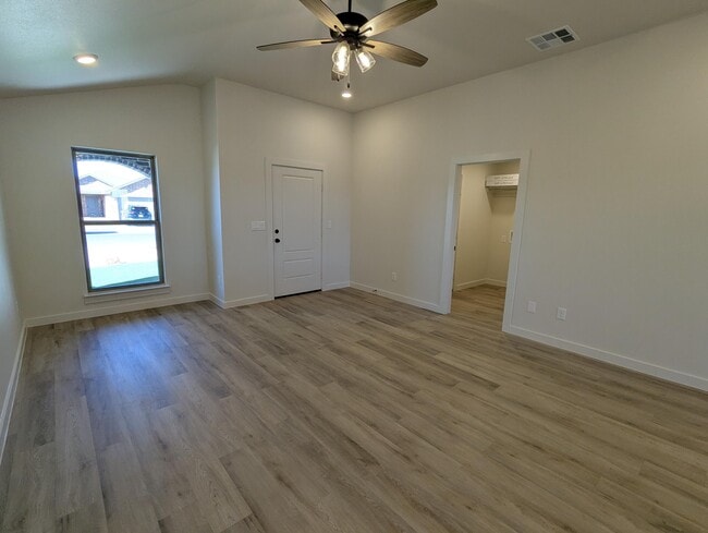 Photo - 2008 Cottonwood Ave