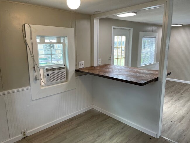 Photo - 2 BED 1 BATH LOCATED IN EAGLE SPRINGS