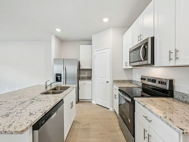 Photo - 458 Salisbury Cir