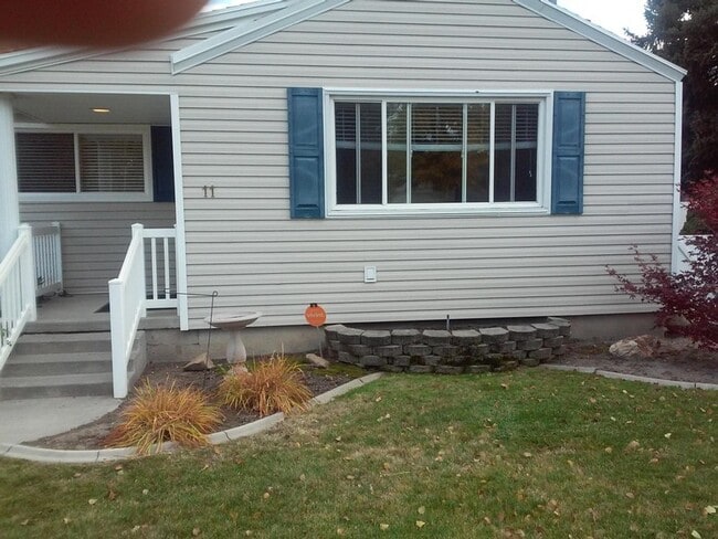 11 Rose Cir