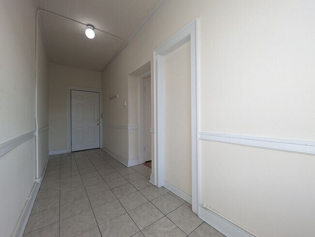 Photo - 2715 N Milwaukee Ave Unit 208