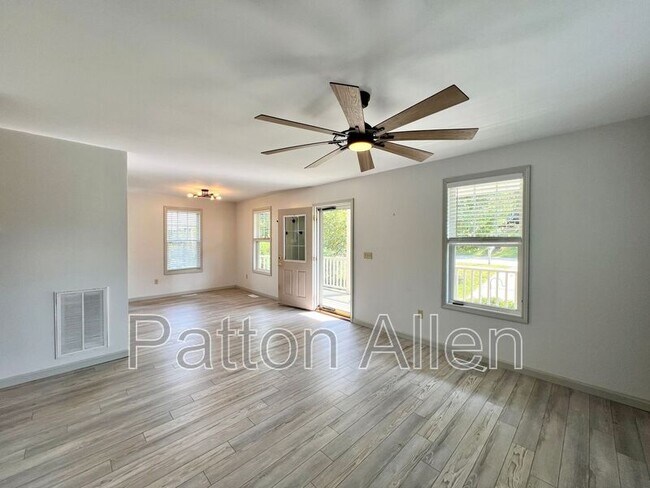 Photo - 130 Warren Haynes Dr