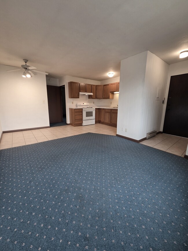 Building Photo - 3845 Cliffside Dr Unit 3845