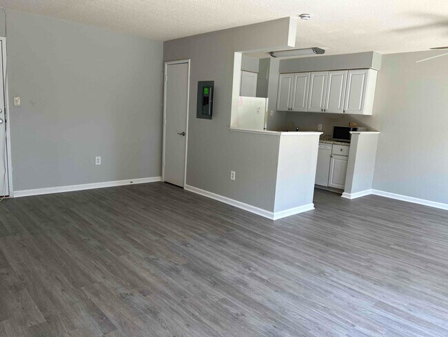 Photo - 4 S Van Dorn St