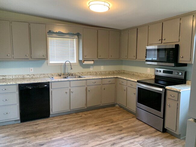 Photo - 14742 South Blvd