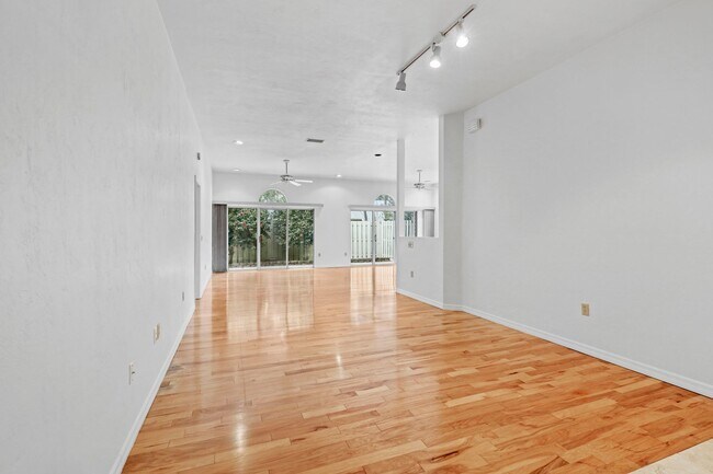 Photo - Three Bedroom Two Bath Home in NW Courtyards