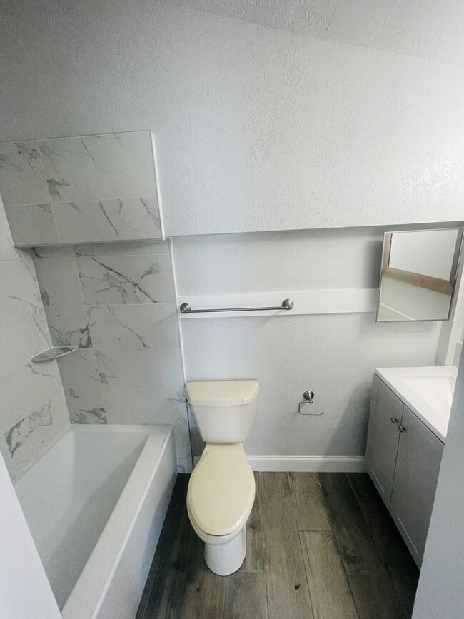 Photo - 1006 13th Ave W Unidad C